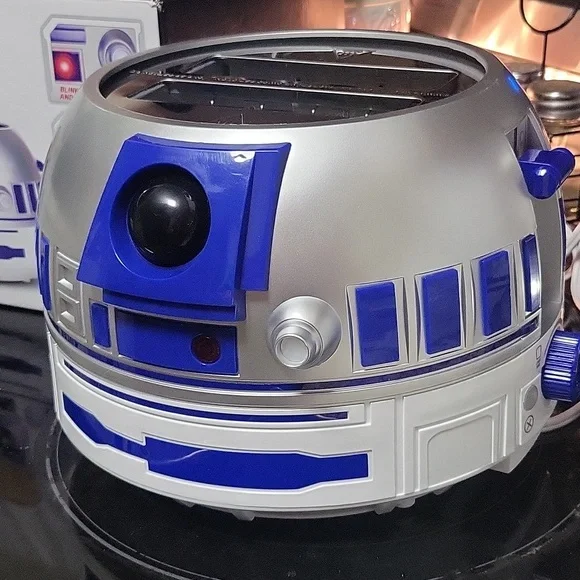 NIB R2D2 TOASTER!